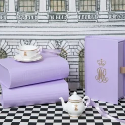 Queen Mary'S Dolls' House Miniature Set